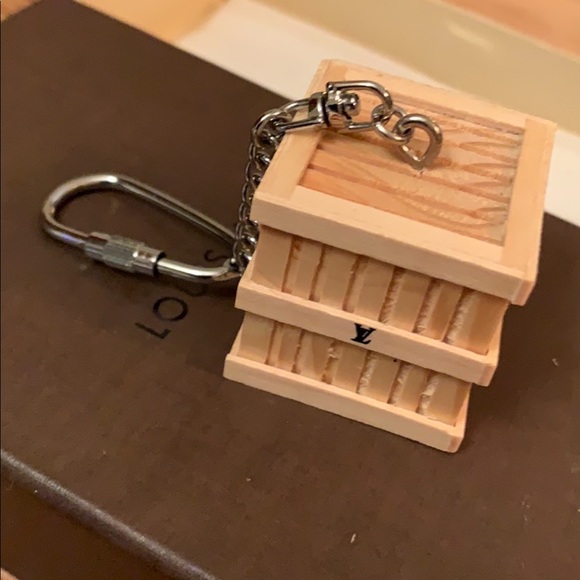 💯% Authentic Louis Vuitton Keychain “RARE” - Picture 4 of 5